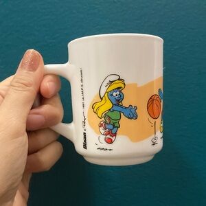 Vintage Smurfs mug 1991 playing basketball